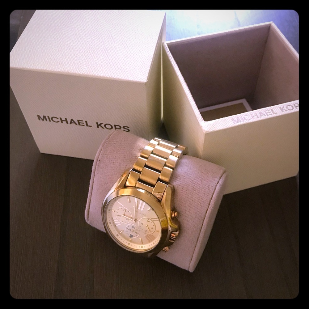 Sold- 📍MICHAEL KORS- BRADSHAW WATCH